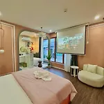 Romance Hotel